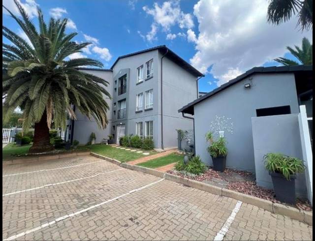 3 BEDROOM TOWNHOUSE FOR SALE IN VERWOERDPARK